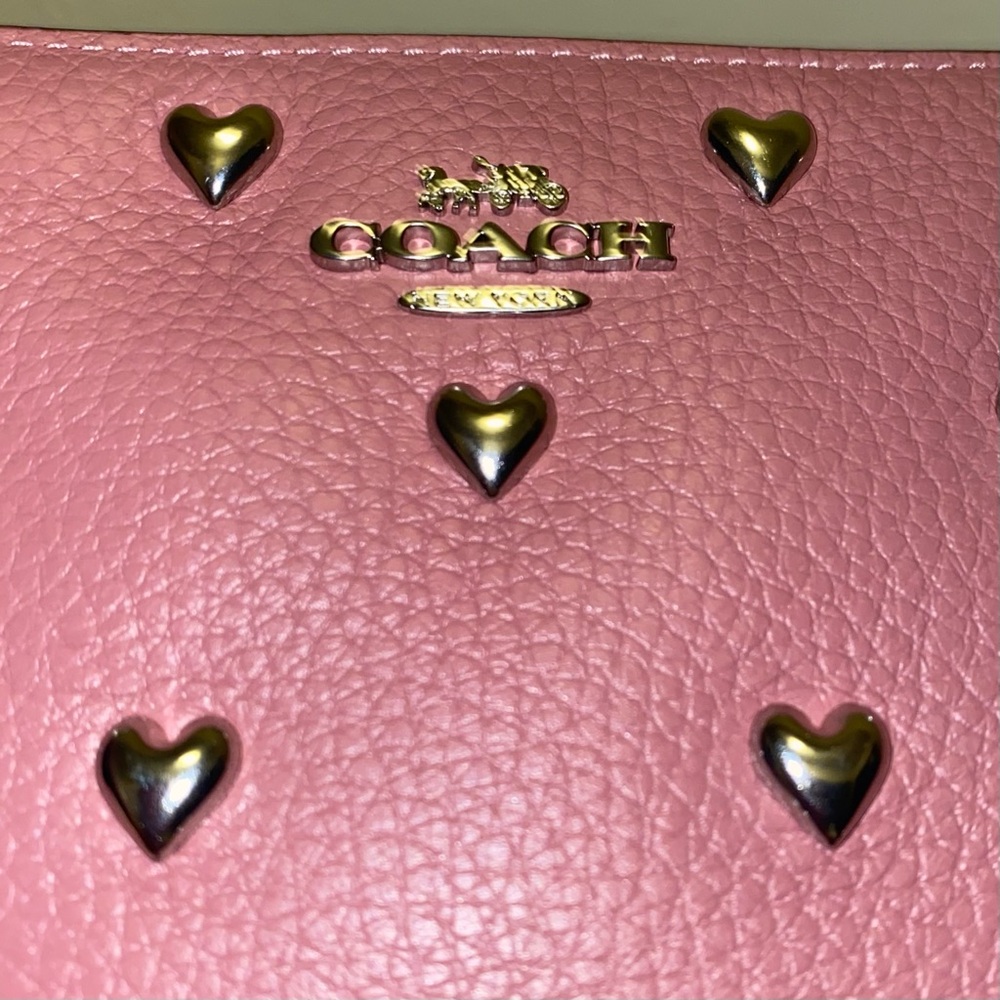 Coach leather Corner Zip Wristlet With Heart Rivets New - Picture 7 of 10